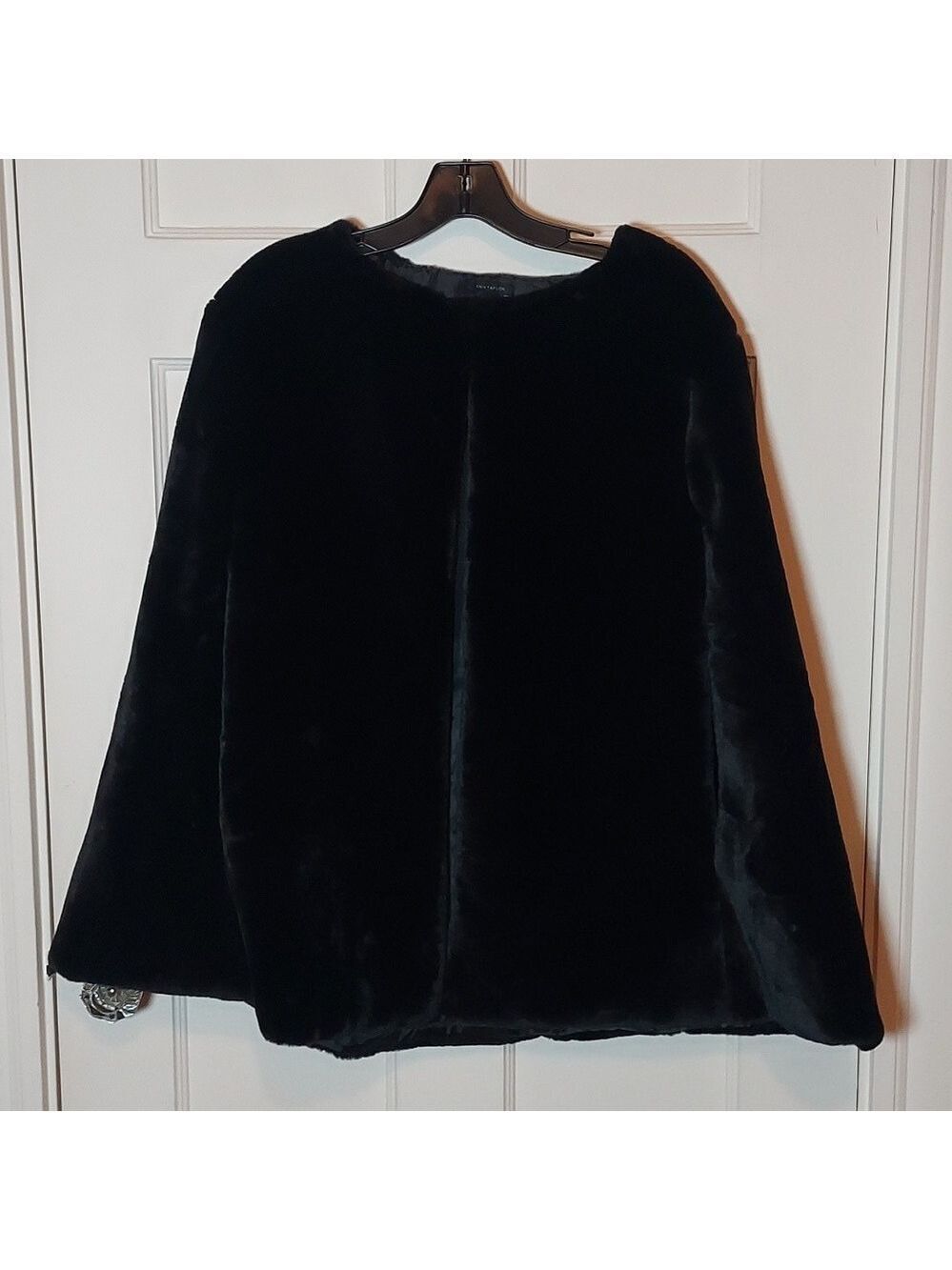 Ann Taylor Black Faux Fur Cape Size M/L